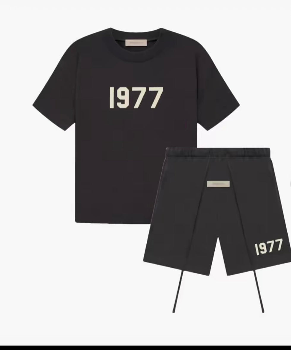 Fear of god Essentials Set ‘ 1977 ‘